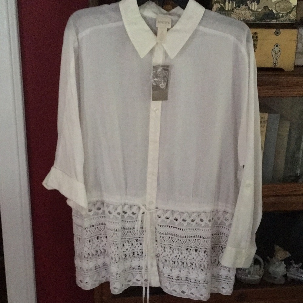 Chicos Size 2 Petite 12/14 lace trim blouse